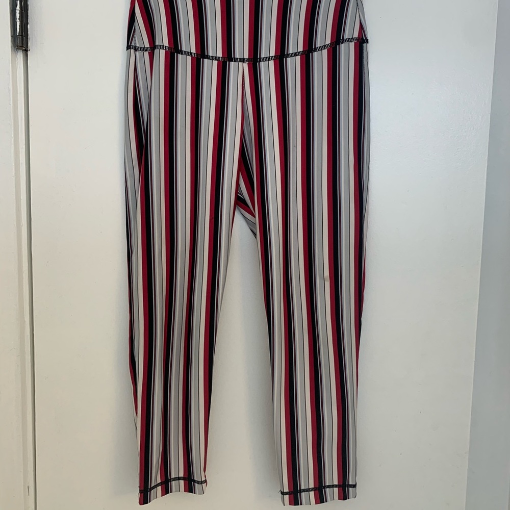 Autumn Teneyl Capri Leggings